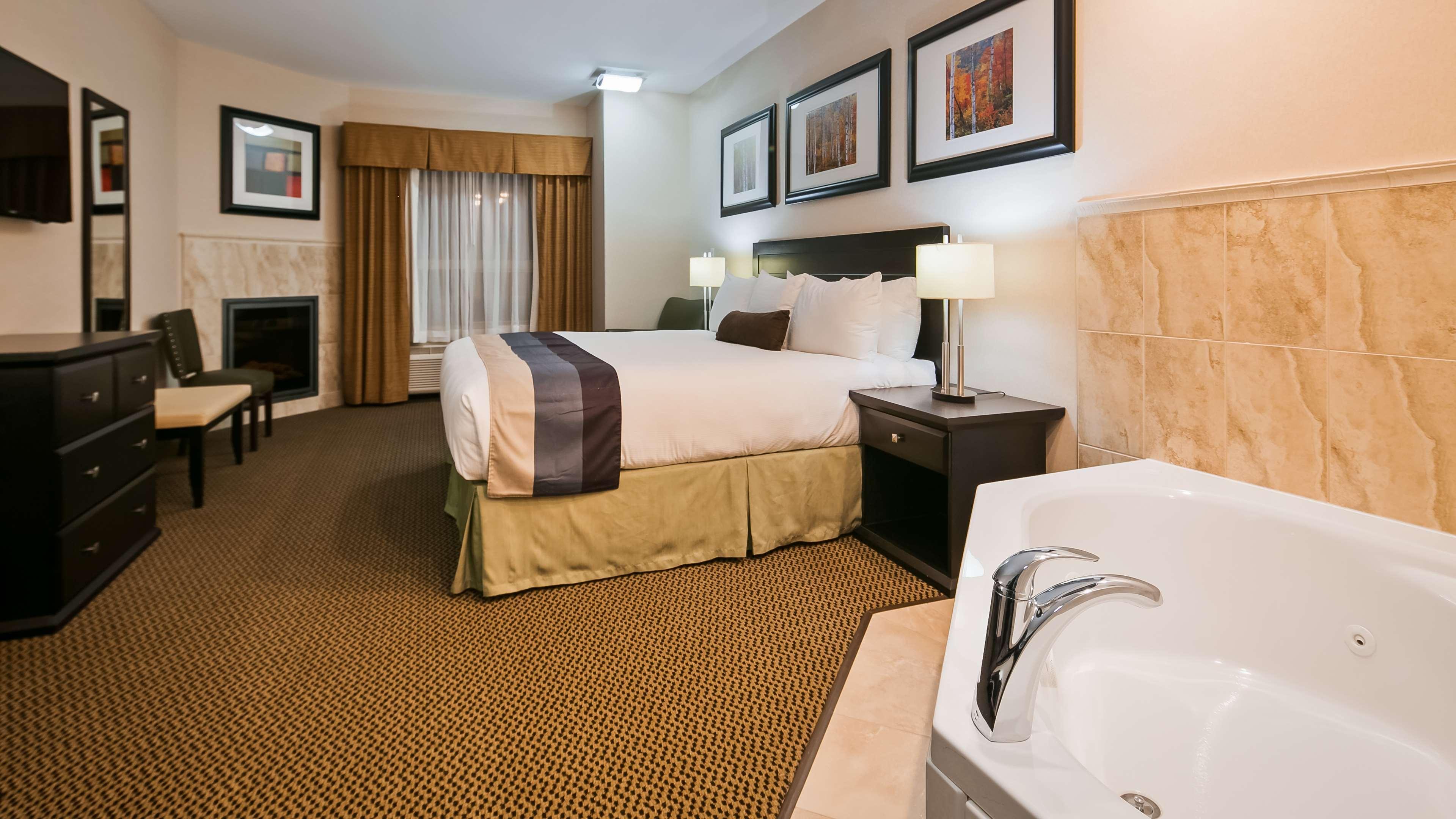 Best Western Wainwright Inn & Suites Εξωτερικό φωτογραφία