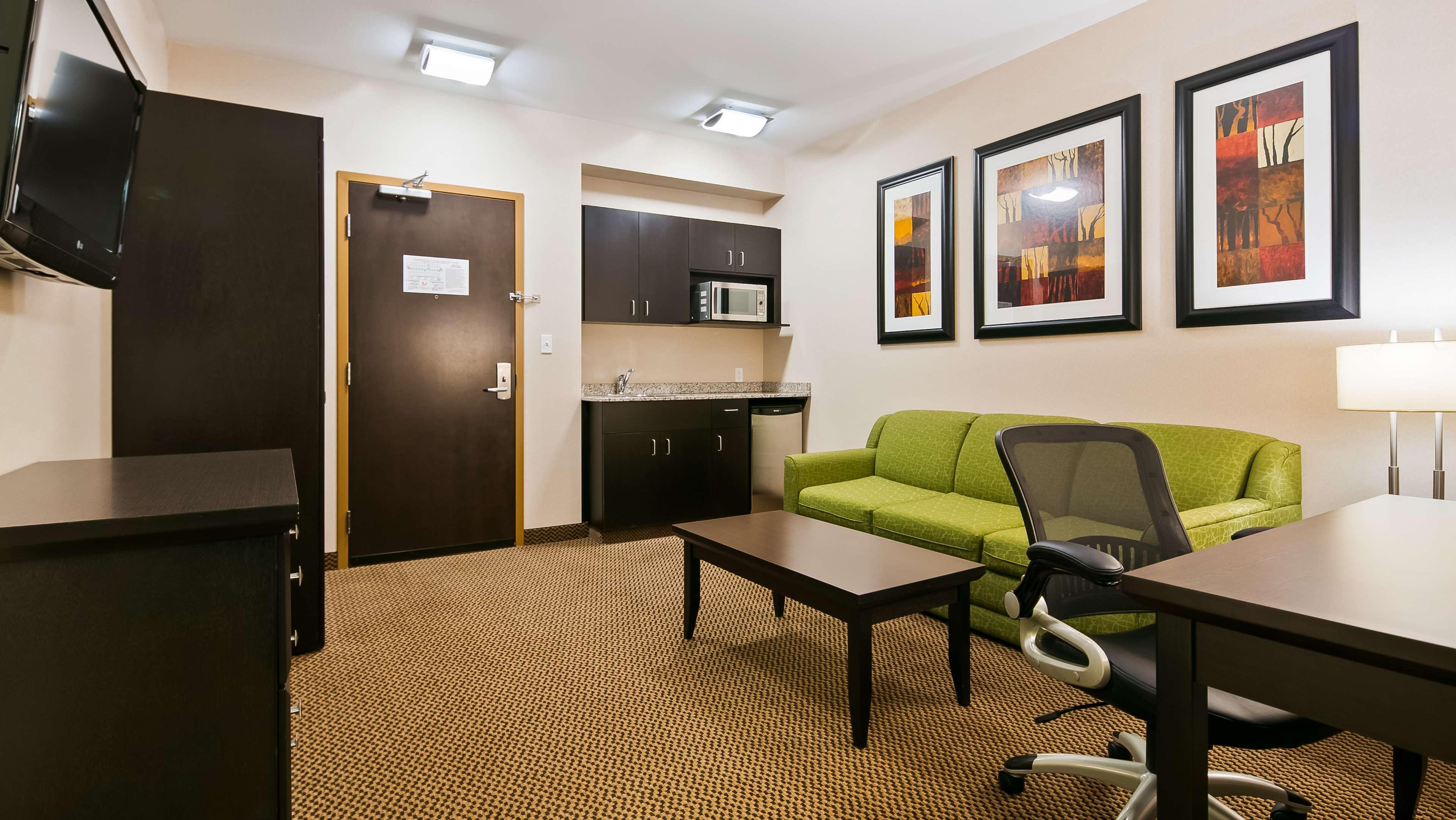Best Western Wainwright Inn & Suites Εξωτερικό φωτογραφία