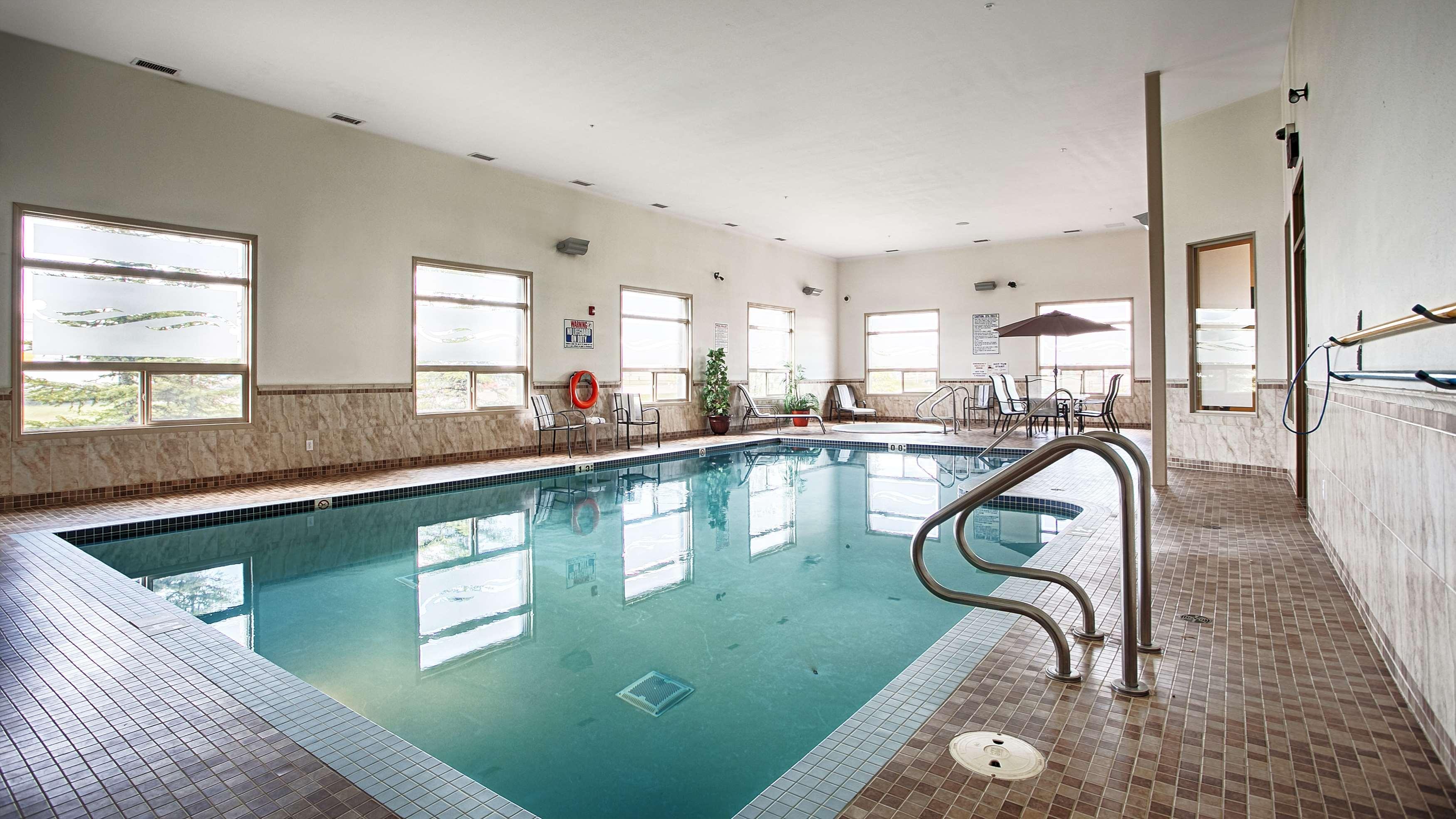 Best Western Wainwright Inn & Suites Εξωτερικό φωτογραφία