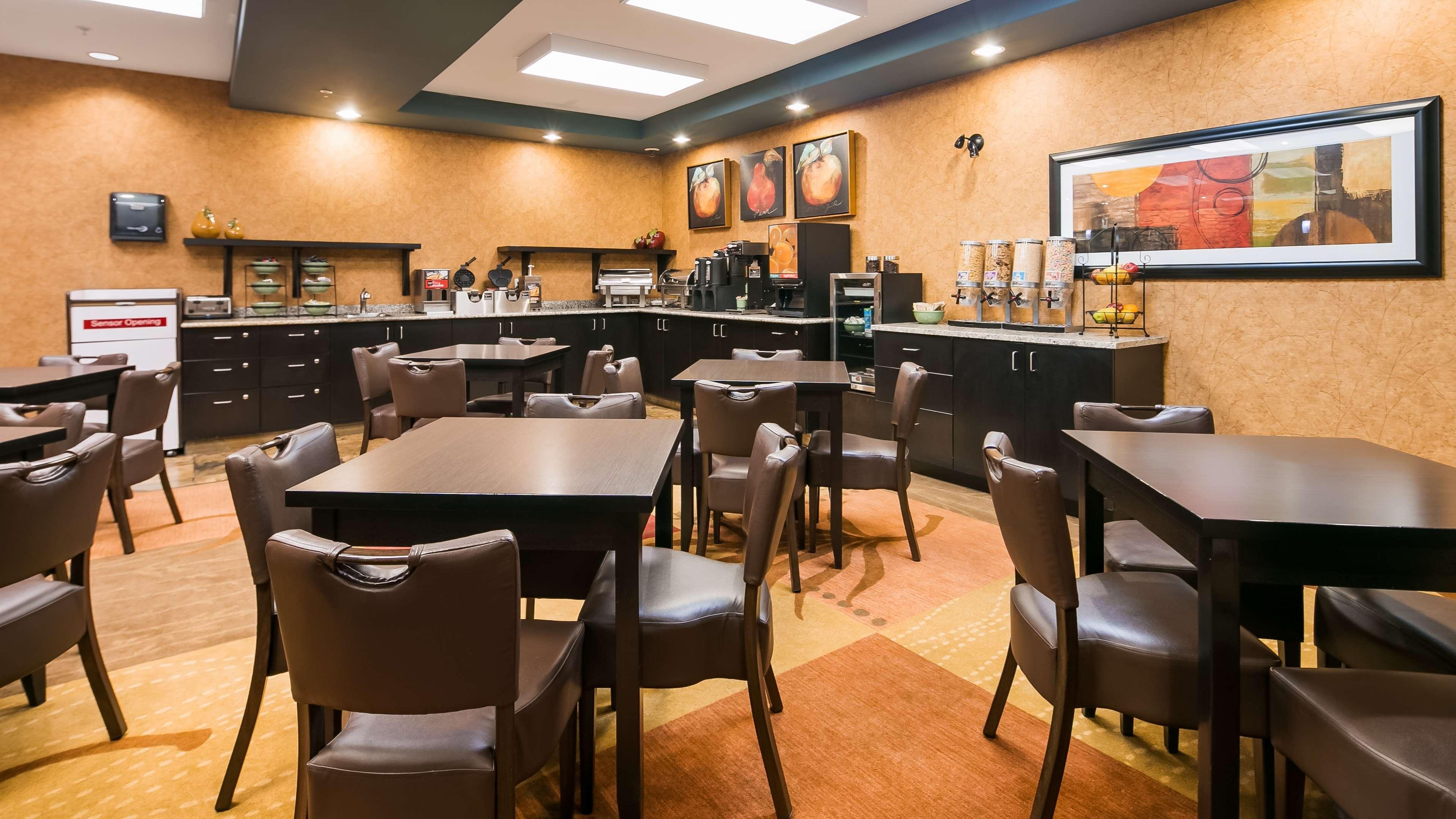 Best Western Wainwright Inn & Suites Εξωτερικό φωτογραφία