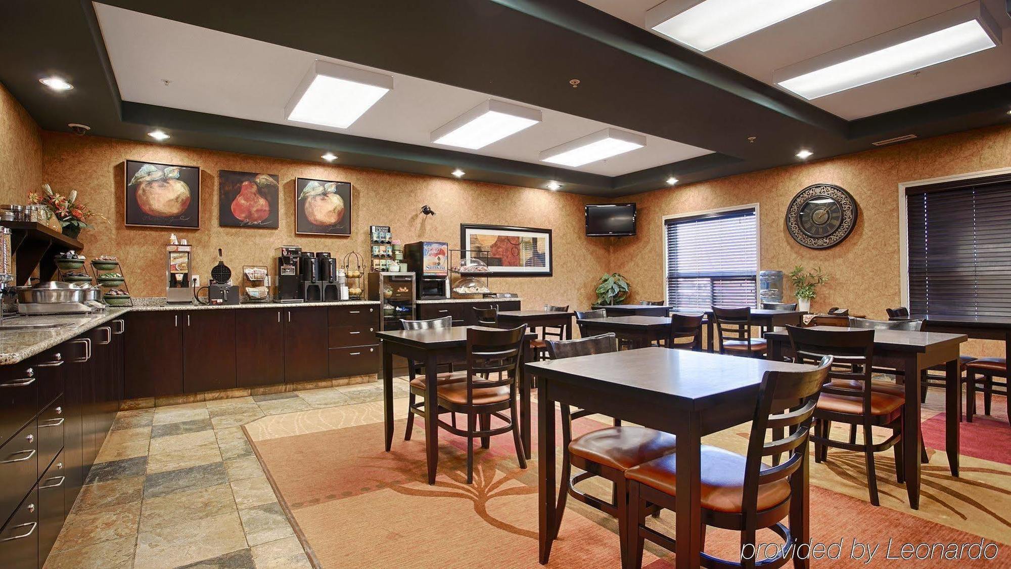 Best Western Wainwright Inn & Suites Εξωτερικό φωτογραφία