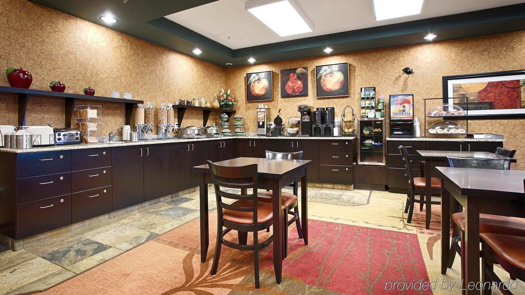 Best Western Wainwright Inn & Suites Εξωτερικό φωτογραφία