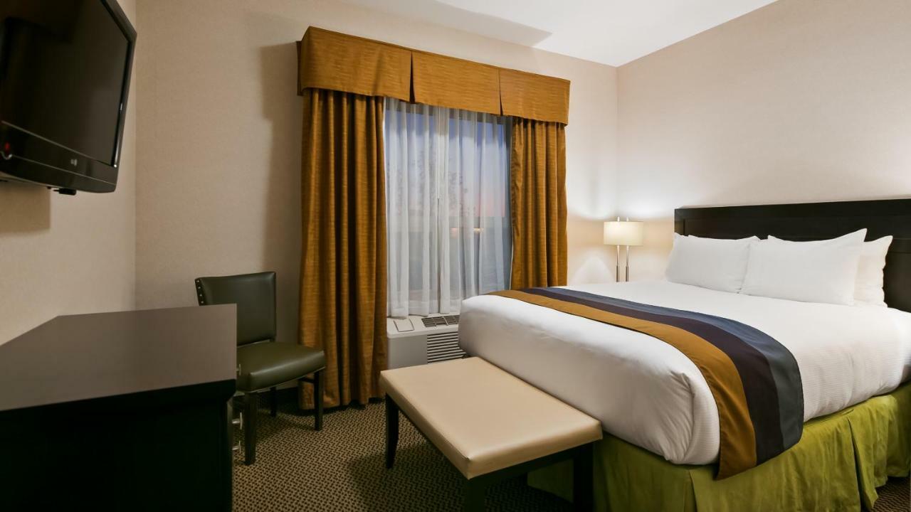 Best Western Wainwright Inn & Suites Εξωτερικό φωτογραφία